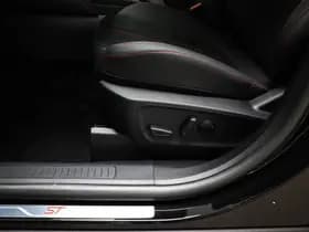 Ford Kuga 2.5 PHEV ST-Line X | WINTER PACK | ACHTERBANKVERWARMING | DAB | APPLE | 360 CAMERA thumbnail 32