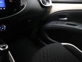 Toyota Aygo X 1.0 VVT-i MT Pulse | STOELVERWARMING | DAB | APPLE | CAMERA thumbnail 34