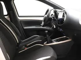 Toyota Aygo X 1.0 VVT-i MT Pulse | STOELVERWARMING | DAB | APPLE | CAMERA thumbnail 8