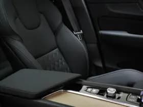 Volvo XC60 2.0 T6 Plug-in hybrid AWD Ultra Bright | PANORAMADAK | STUURVERWARMING | DAB | APPLE | 360 CAMERA thumbnail 14