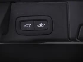 Volvo XC60 2.0 T6 Plug-in hybrid AWD Ultra Bright | PANORAMADAK | STUURVERWARMING | DAB | APPLE | 360 CAMERA thumbnail 19