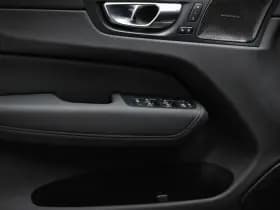 Volvo XC60 2.0 T6 Plug-in hybrid AWD Ultra Bright | PANORAMADAK | STUURVERWARMING | DAB | APPLE | 360 CAMERA thumbnail 33