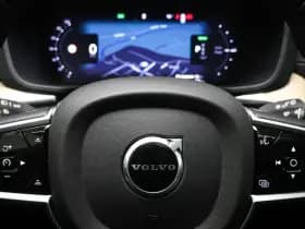 Volvo XC60 2.0 T6 Plug-in hybrid AWD Ultra Bright | PANORAMADAK | STUURVERWARMING | DAB | APPLE | 360 CAMERA thumbnail 39