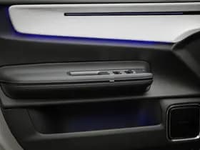 Polestar 4 thumbnail 36