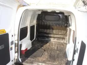 Nissan NV200 thumbnail 12