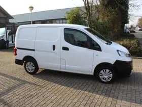 Nissan NV200 thumbnail 7
