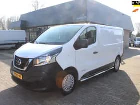 Nissan NV300 thumbnail 2