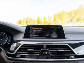 BMW 7-Serie thumbnail 41