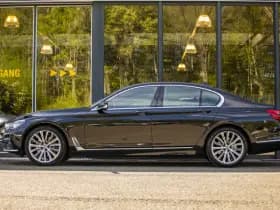 BMW 7-Serie thumbnail 9