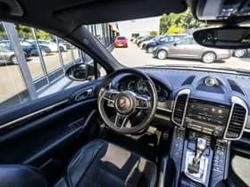 Porsche Cayenne thumbnail 19