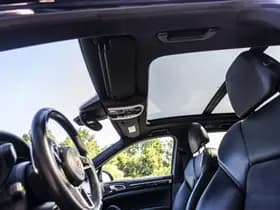 Porsche Cayenne thumbnail 23