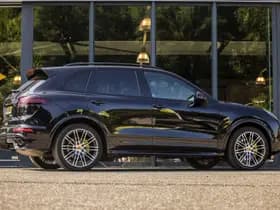 Porsche Cayenne thumbnail 5