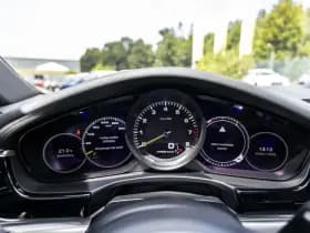 Porsche Panamera thumbnail 30