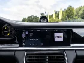 Porsche Panamera thumbnail 38