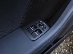 Jaguar F-Type P575 AWD R 75 thumbnail 46