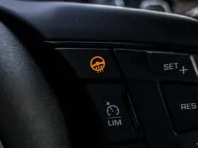 Jaguar F-Type P575 AWD R 75 thumbnail 56