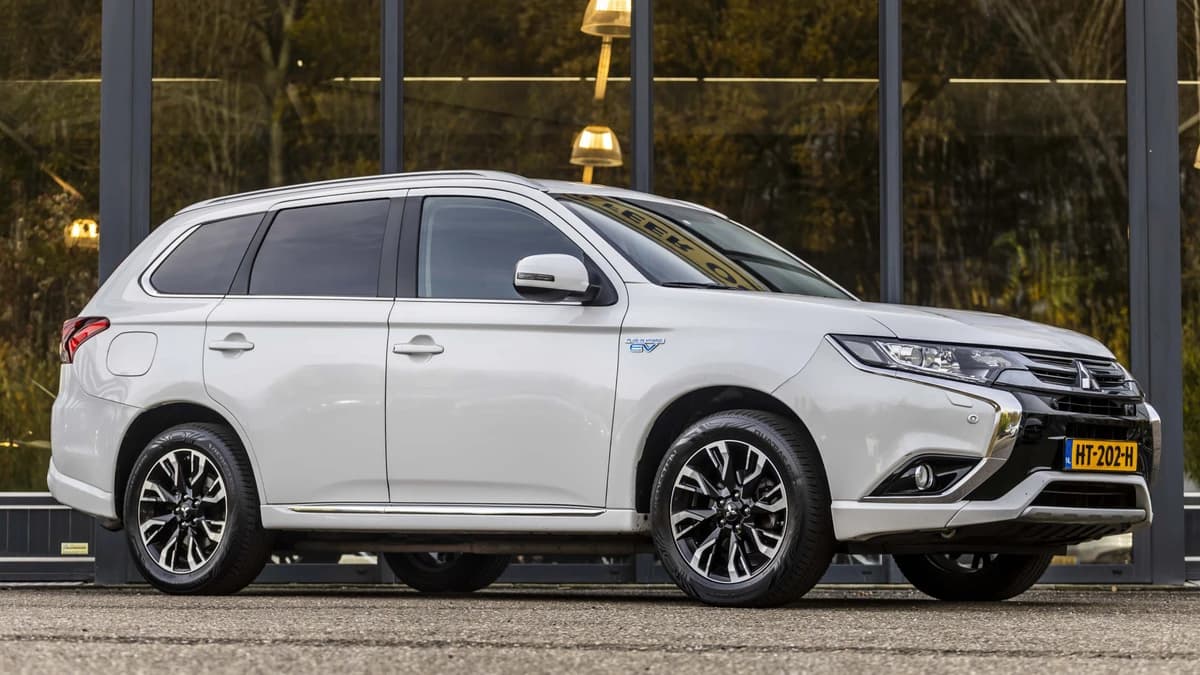 Mitsubishi Outlander — foto 1