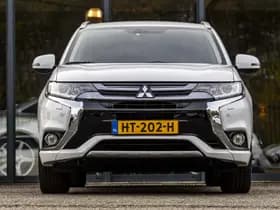 Mitsubishi Outlander thumbnail 2