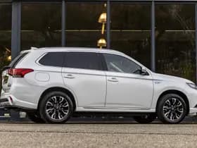 Mitsubishi Outlander thumbnail 5