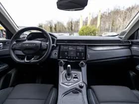 Lynk & Co 01 1.5 thumbnail 18