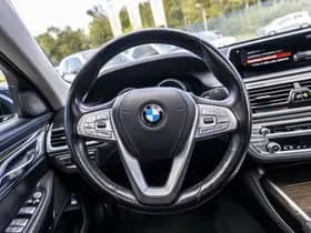 BMW 7-Serie thumbnail 30