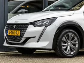 Peugeot E-208 EV Active Pack 50 kWh thumbnail 11