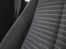 Peugeot E-208 EV Active Pack 50 kWh thumbnail 23