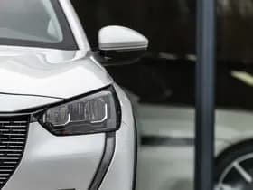 Peugeot E-208 EV Active Pack 50 kWh thumbnail 4