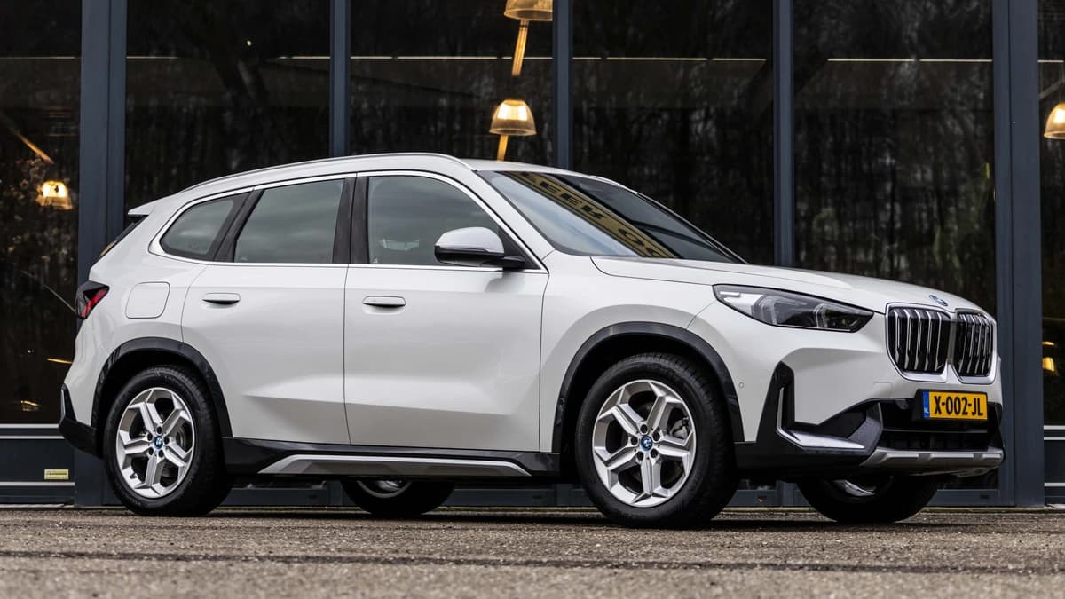 BMW IX1 xDrive30 Launch Edition 67 kWh — foto 1