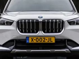 BMW IX1 xDrive30 Launch Edition 67 kWh thumbnail 3
