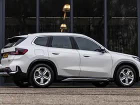 BMW IX1 xDrive30 Launch Edition 67 kWh thumbnail 5