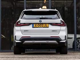 BMW IX1 xDrive30 Launch Edition 67 kWh thumbnail 6