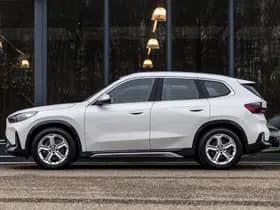 BMW IX1 xDrive30 Launch Edition 67 kWh thumbnail 8