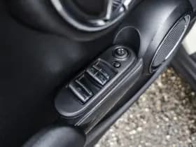 MINI Cooper thumbnail 30