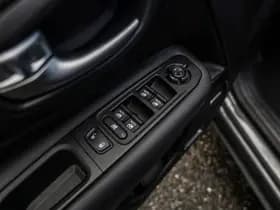 Jeep Renegade 4xe 190 Plug-in Hybrid Electric Limited Business thumbnail 22