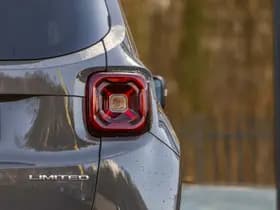 Jeep Renegade 4xe 190 Plug-in Hybrid Electric Limited Business thumbnail 7