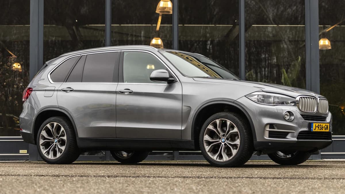 BMW X5 — foto 1
