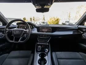 Audi e-tron GT thumbnail 22