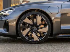 Audi e-tron GT thumbnail 9