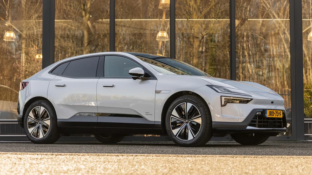 Polestar 4 Long Range Single motor Plus 100 kWh — foto 1