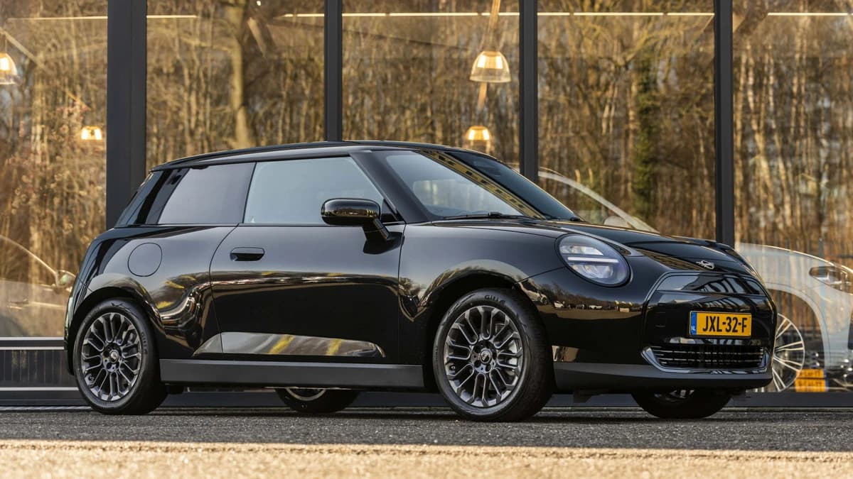 MINI 3-Deurs Mini Cooper E Essential XS 40.7 kWh — foto 1