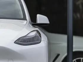 Tesla Model Y RWD 58 kWh thumbnail 4