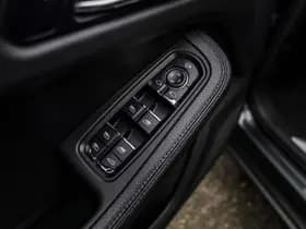 Porsche Macan thumbnail 24