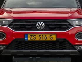 Volkswagen T-Roc thumbnail 3