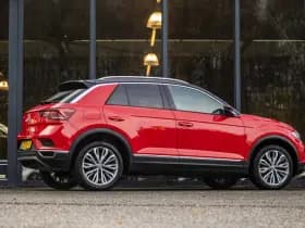 Volkswagen T-Roc thumbnail 6