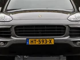 Porsche Cayenne 3.0 S E-Hybrid thumbnail 3