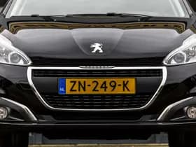 Peugeot 208 1.2 PureTech Signature thumbnail 3