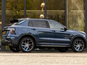 Lynk & Co 01 thumbnail 3