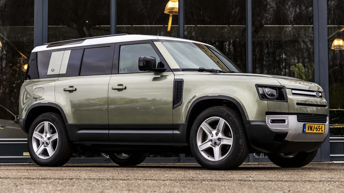 Land Rover Defender Hard Top 3.0 D250 110 MHEV SE EX.BTW — foto 1