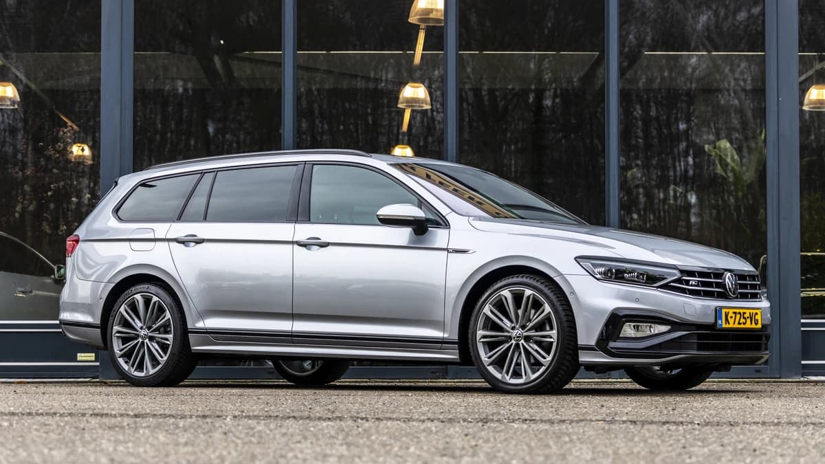 Volkswagen Passat Variant 2.0 TSI R-Line Business + panoramadak — foto 1